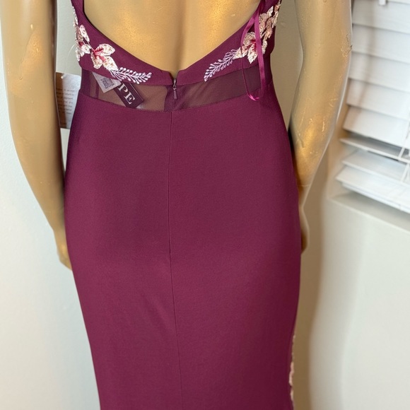 XCAPE NWT BURGUNDY FLORAL MAXI DRESS - Picture 5 of 6
